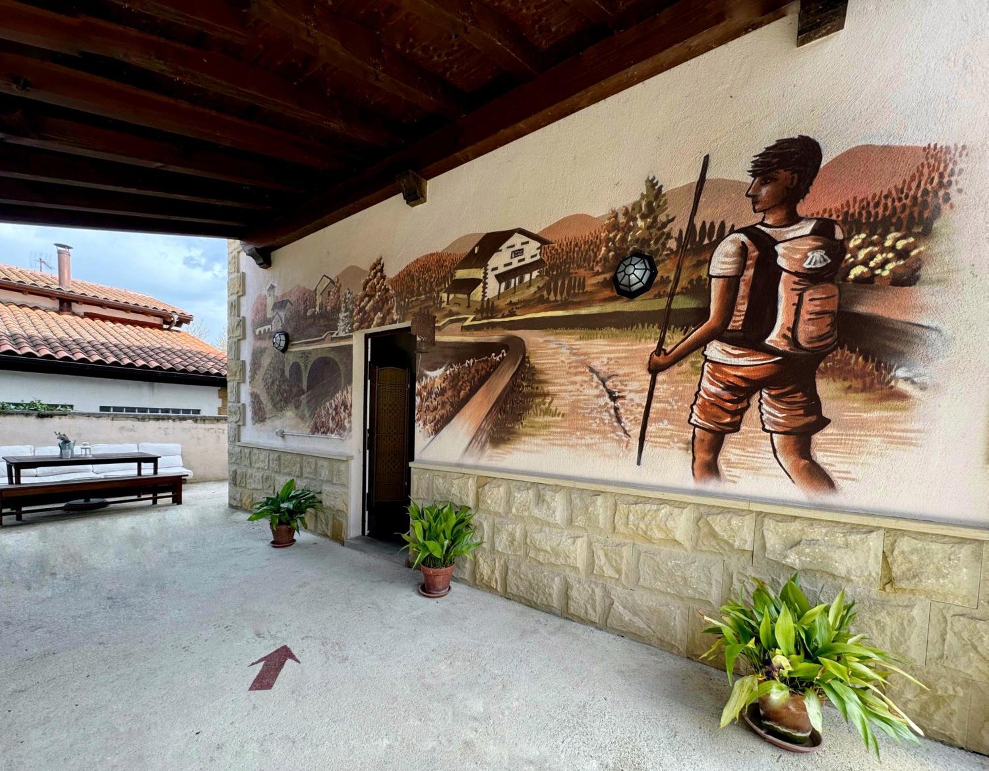 Albergue San Nicolas Larrasoana Εξωτερικό φωτογραφία